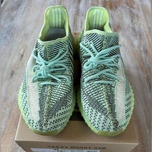 Yeezy boost 350 V2 yeezreel